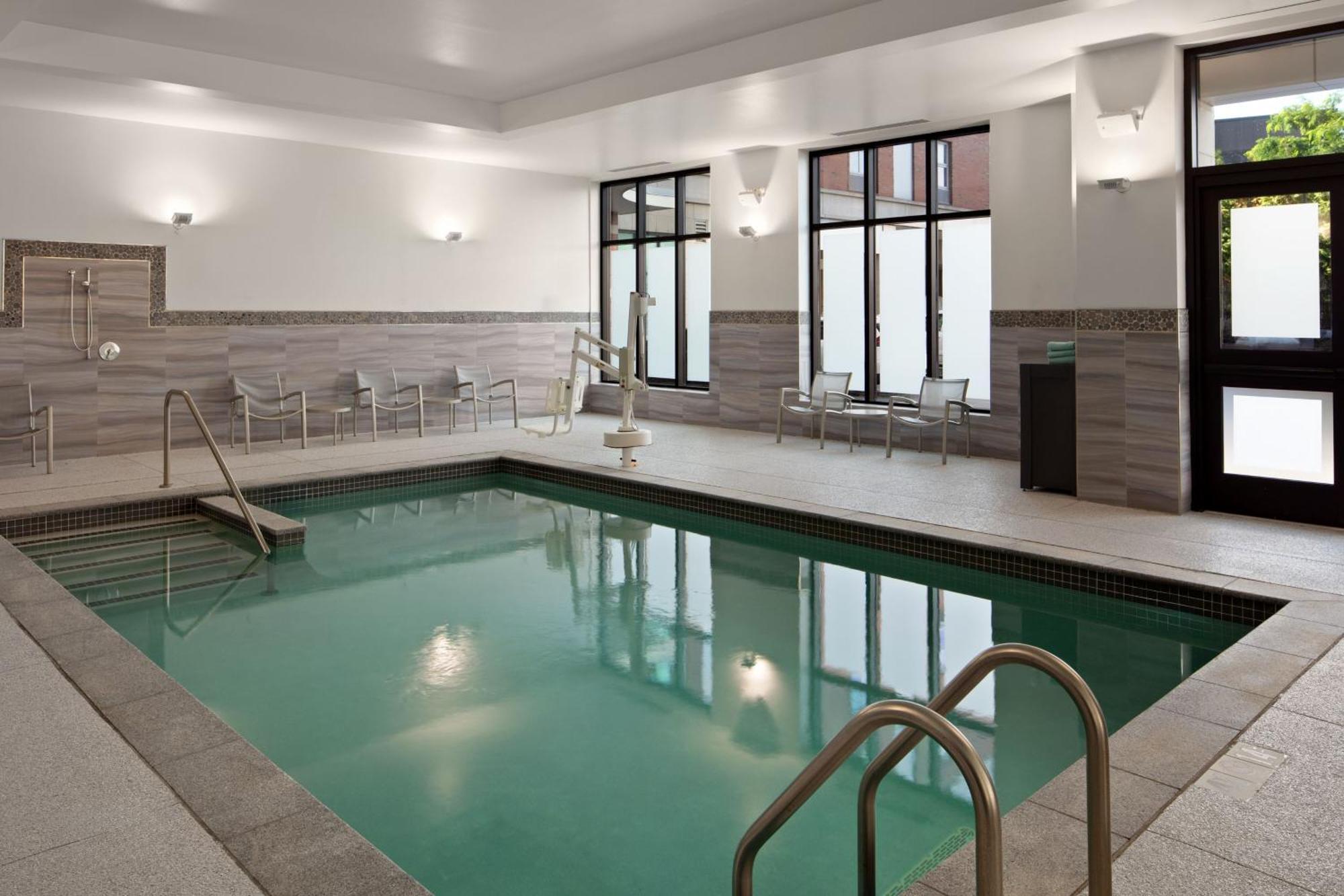 Hotel Towneplace By Marriott Boston Logan Airport/chelsea 3*